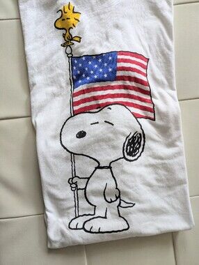 NWOT Peanuts Snoopy and Woodstock T shirt